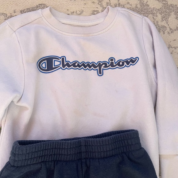 3 outfits 2t (adidas) 3t(champion and jumping beans) - Picture 6 of 7